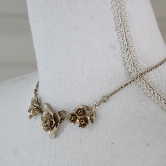 Vintage 80s Silver Tone Tin Formed Rose Necklace - Picture 3 of 8